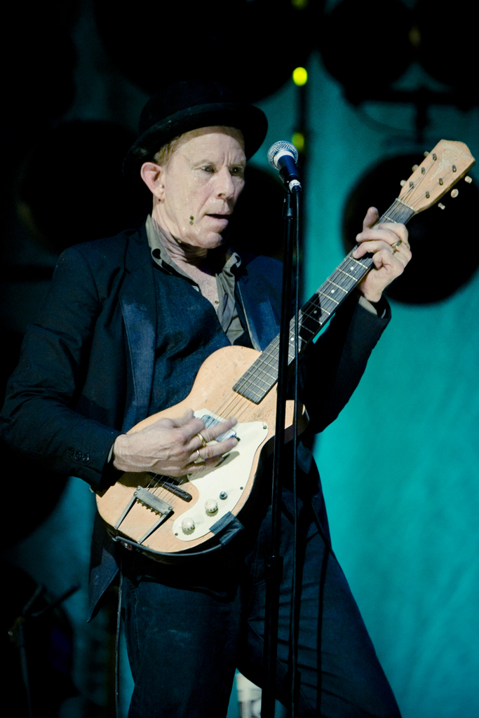 Tom Waits - Goin out west