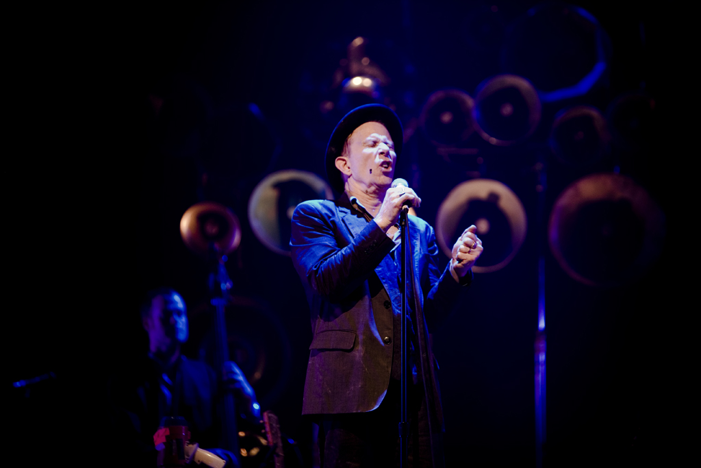 Tom Waits - Hang down your head