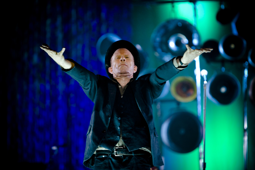 Tom Waits - Jesus gonna be here