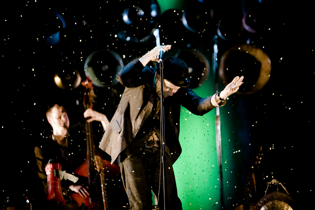 Tom Waits - Make it rain